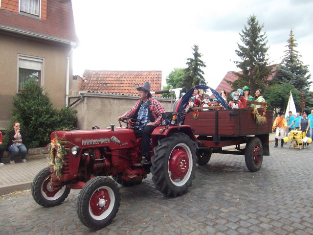 Umzug 1120 Jahre Leubingen